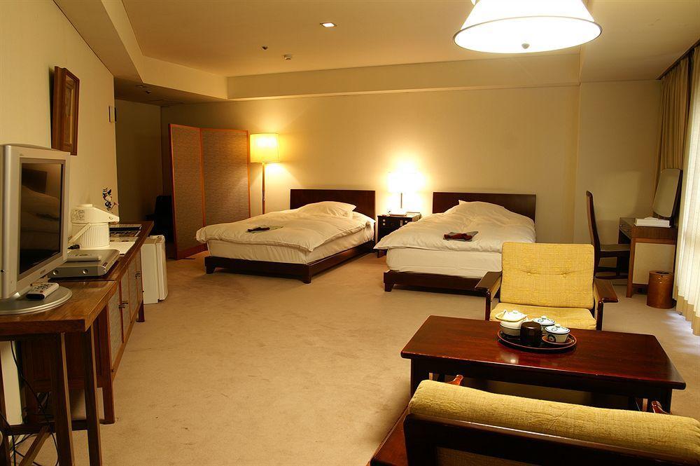 Hotel Ichiei Осака Екстериор снимка