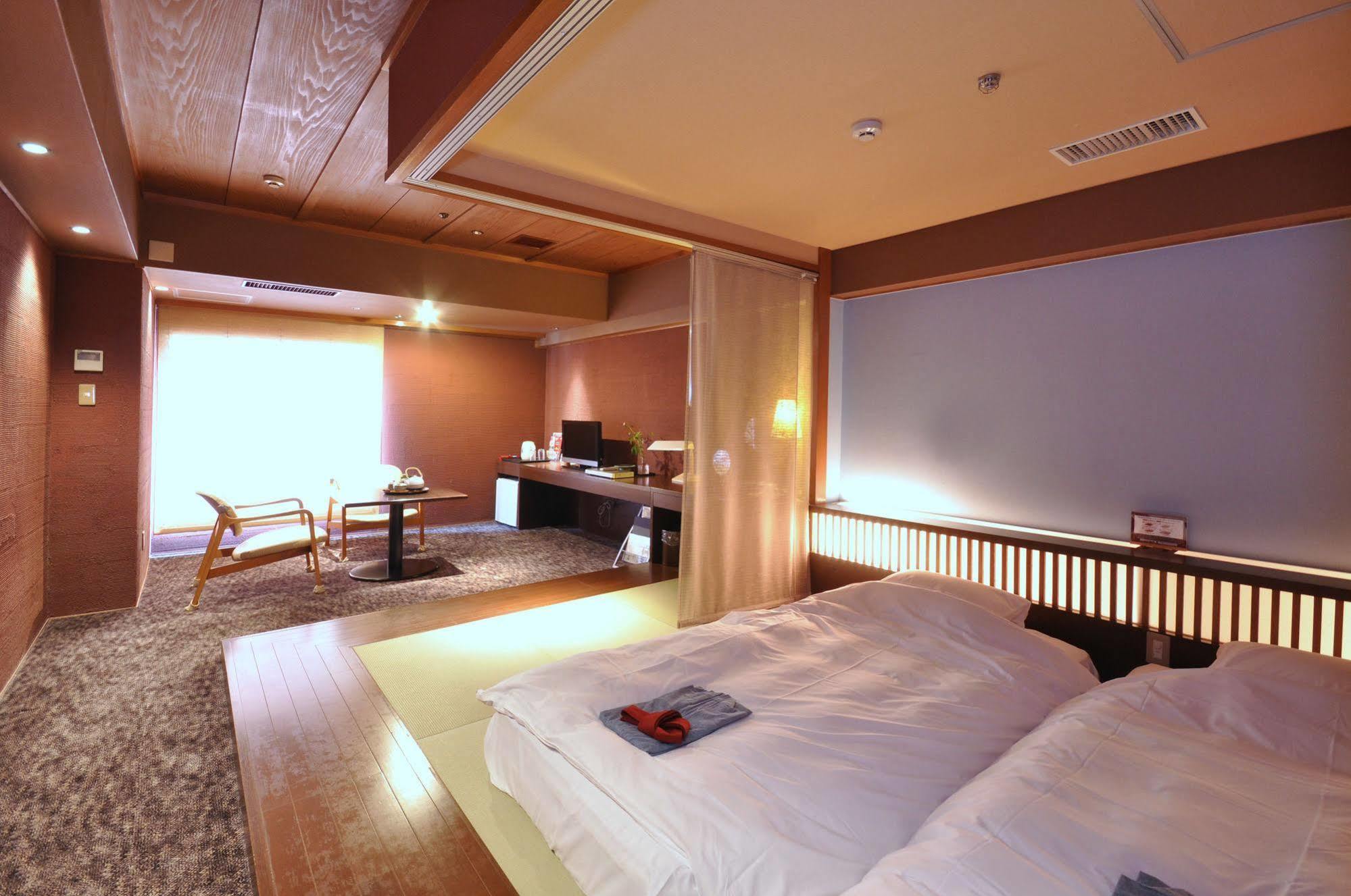 Hotel Ichiei Осака Екстериор снимка